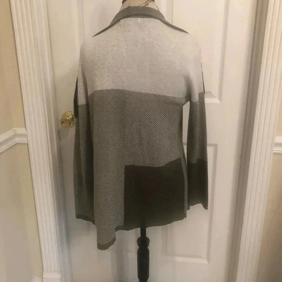 Chaus sweater - Picture 2 of 2